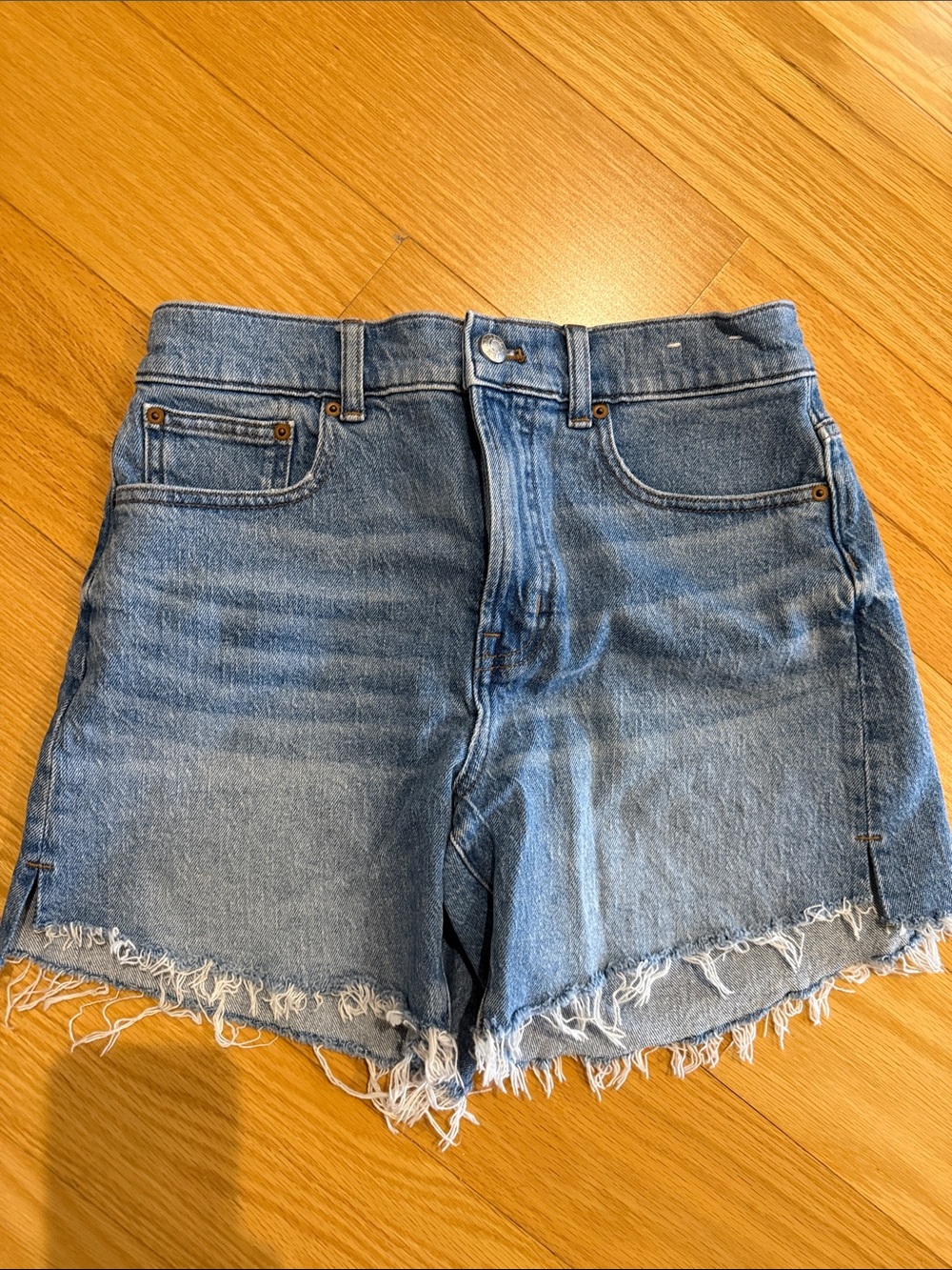 Madewell Fray Jean Shorts Size 26